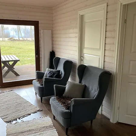 Vakantiehuis Aru Talu Kuelalistemaja *